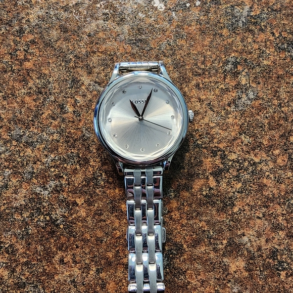 Fossil Brand Women's Silver Tone Watch - Picture 2 of 6